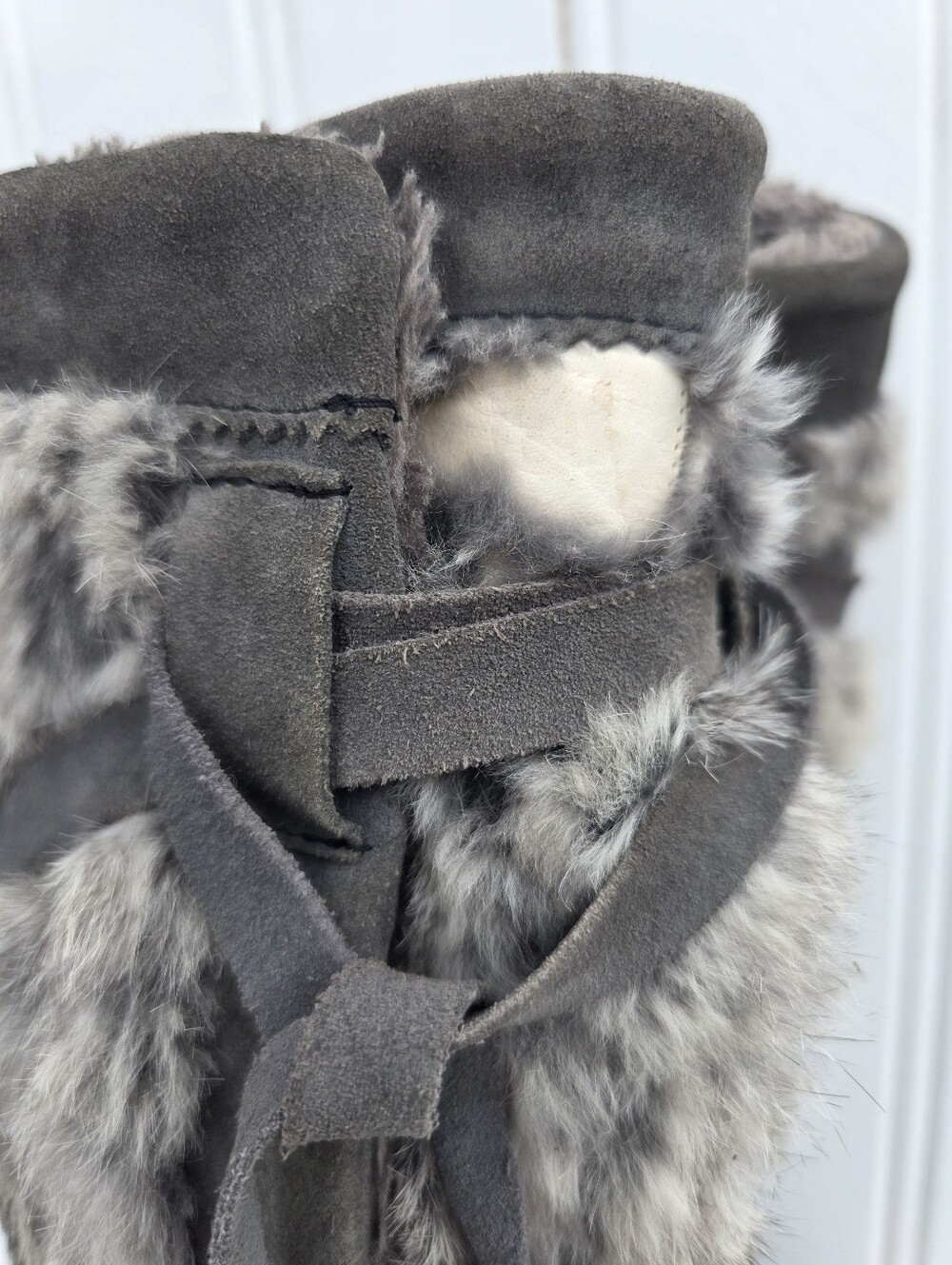Manitobah Mukluks Tall Wrap Winter Snow Boots Charcoal Grey Rabbit Fur Size W6 - Picture 5 of 16